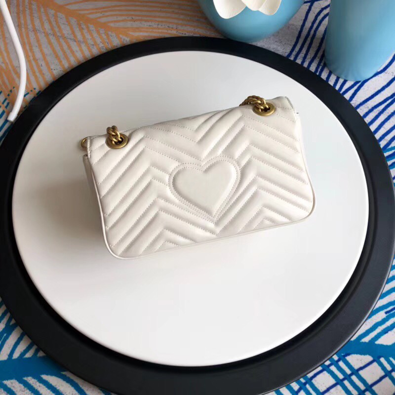 Gvc*1 Marmont matelassé shoulder bag in White 443497