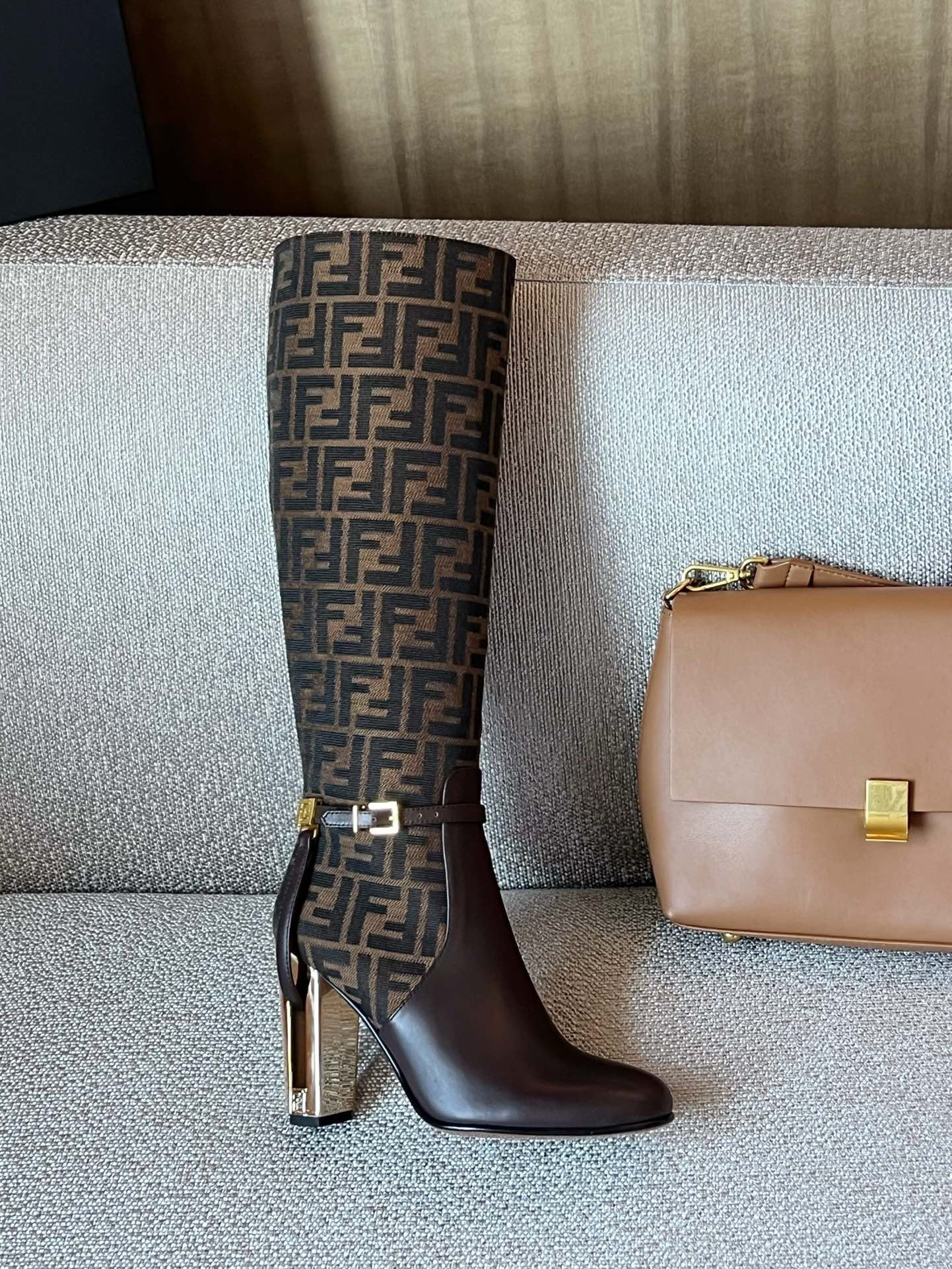Bagsaaa F**di Delfina Boot Brown FF 